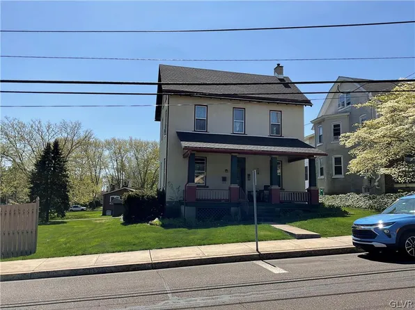 305 S 5th St, Perkasie, PA 18944