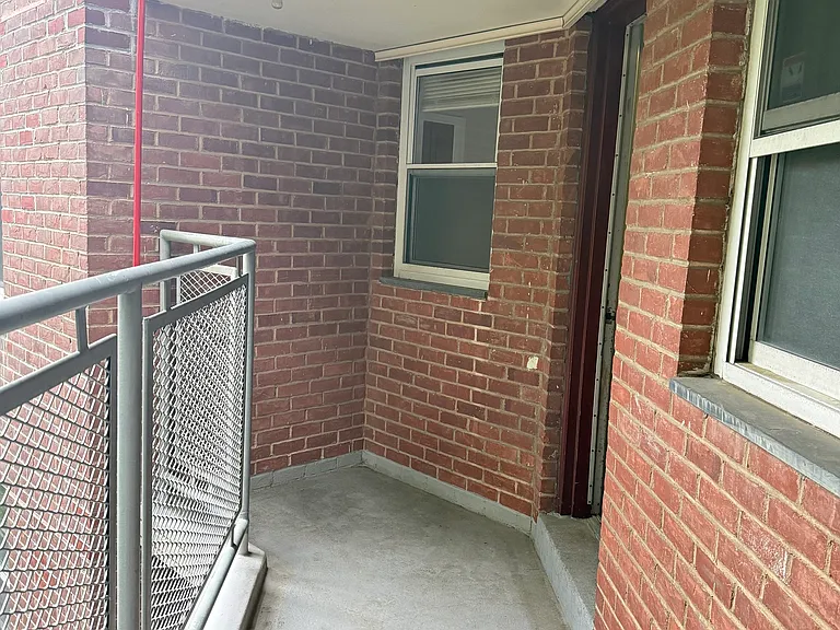 71 Strawberry Hill Ave #416 — Photo 4