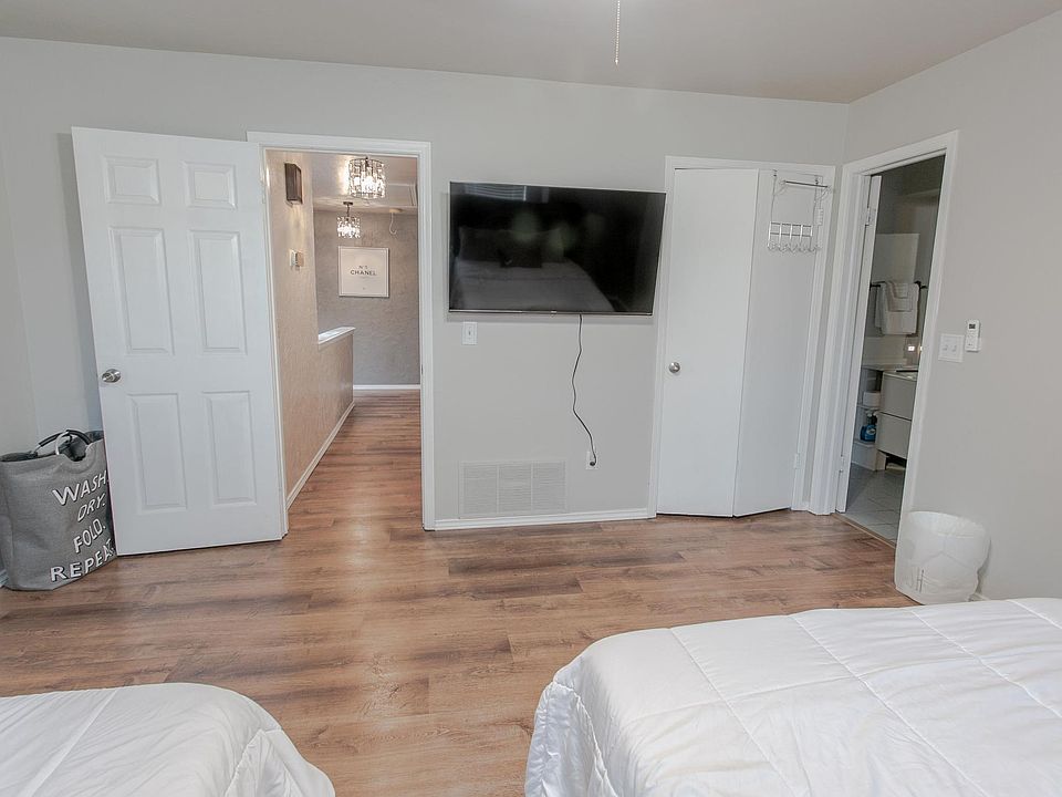 1st image of 2113 NW 118th Ter