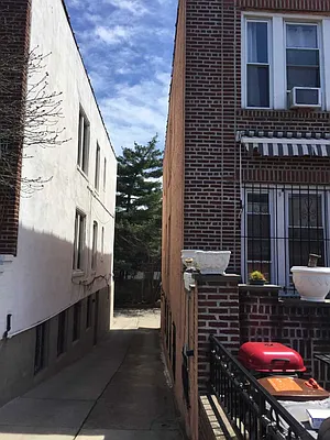 Rented by RealTegrity NY LLC | media 21