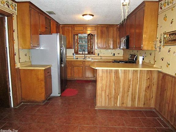 4th image of 630 Elm Ct