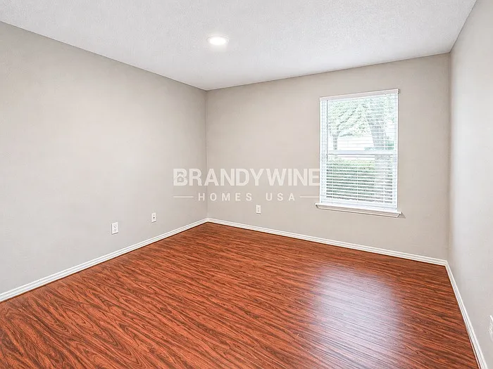5233 Hill Ridge Dr — Photo 16