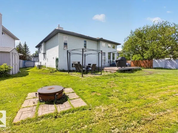 3907 33rd St NW, Edmonton, AB T6T 1J7