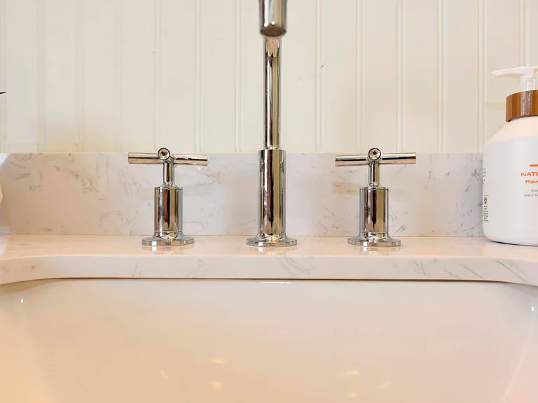 Undermount sinks