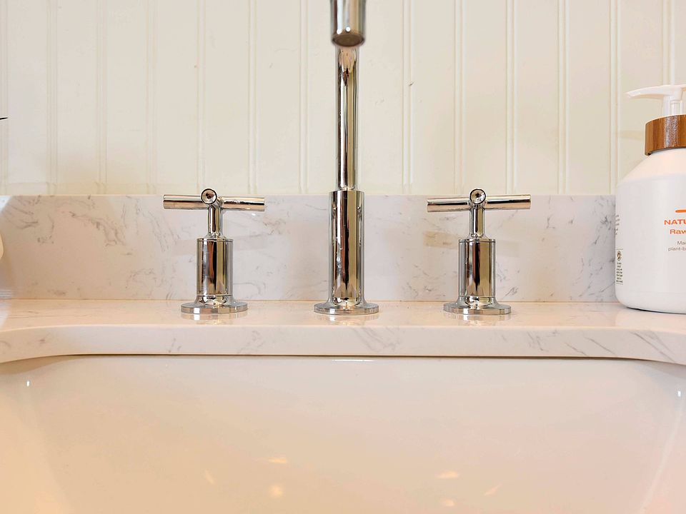 Undermount sinks