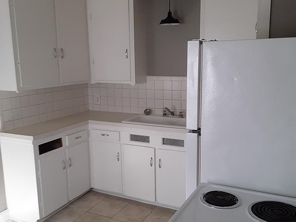 2nd image of 29599 Park St