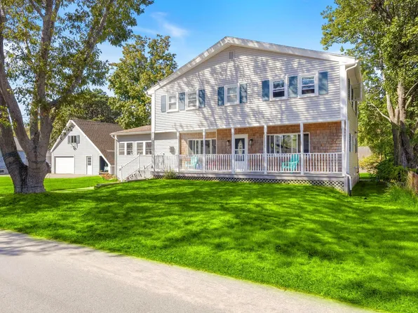 10 Lower Beach Road, Saco, ME 04072