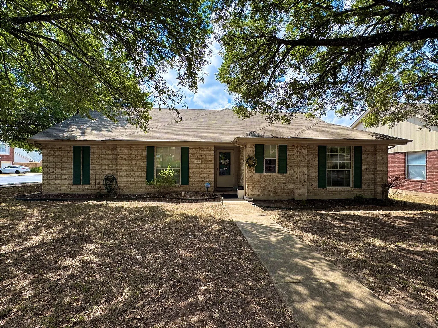 3 bed, 2.0 bath, 1472 sqft, $1,975 — Photo 2