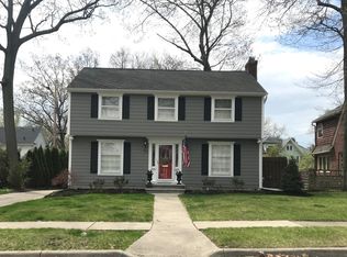 517 Wildwood Dr, East Lansing, MI 48823