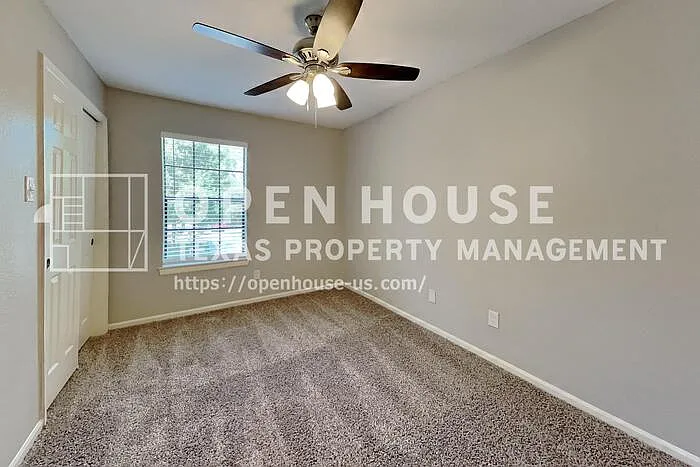 3918 Forest Village Dr — Photo 17
