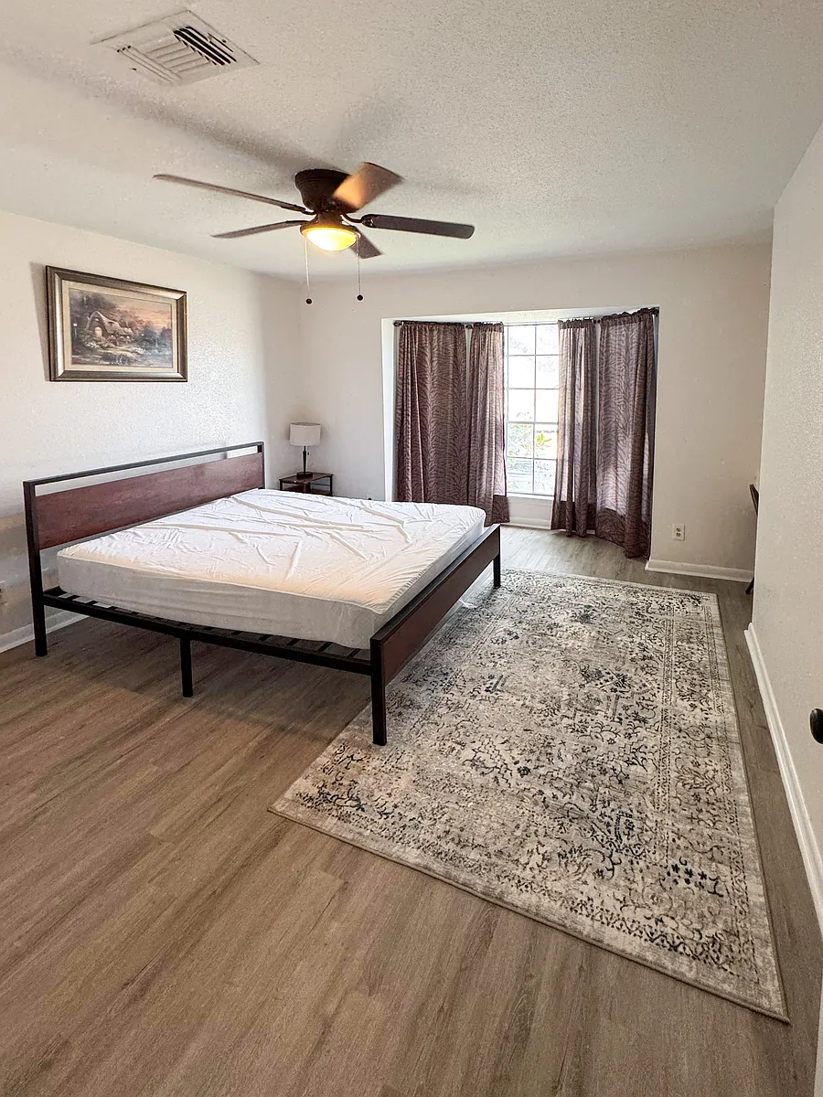 Building Photo - Sandpiper Dr