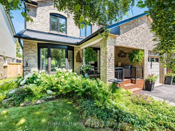 3287 Victoria St, Oakville, ON L6L 5T5