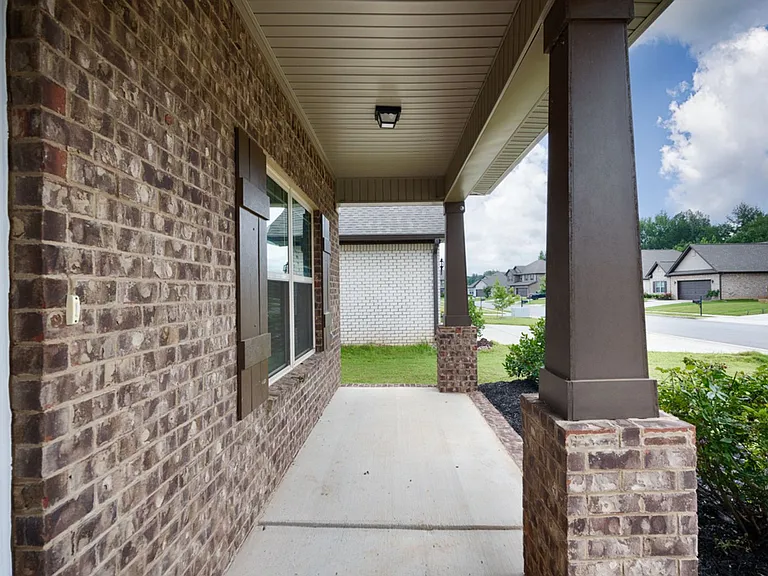 171 Kingswood Dr — Photo 5