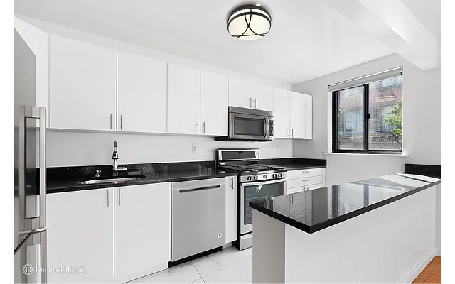 Rented by Douglas Elliman | media 26