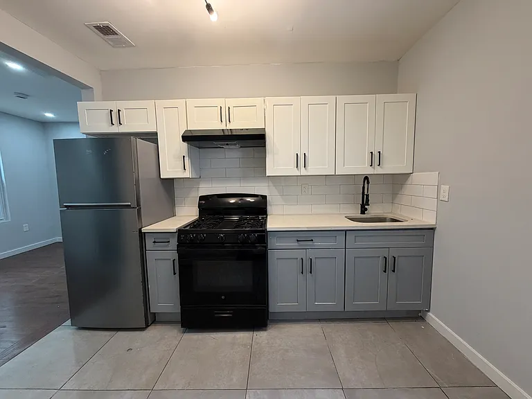 736 S 15th St #2A — Photo 5