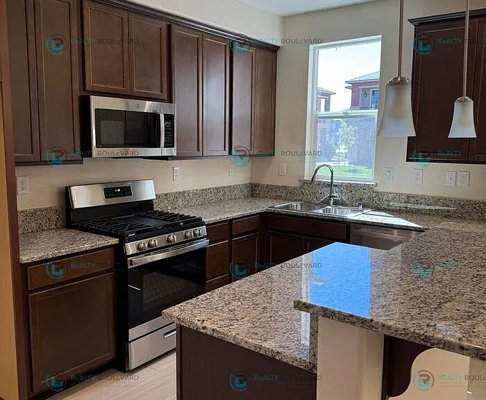 1011 Middle Gate Rd #1011 — Photo 3