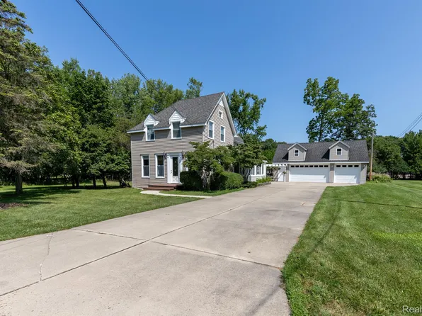 7950 Island Blvd, Grosse Ile, MI 48138