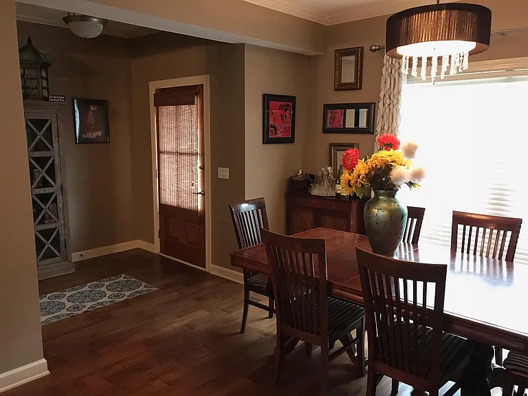 207 Gladstone Way — Photo 21