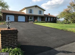 112 Red Fox Ln, Harrisburg, PA 17112