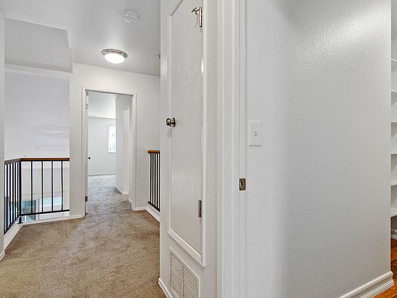 4th image of 207 Sipple St #87e728943