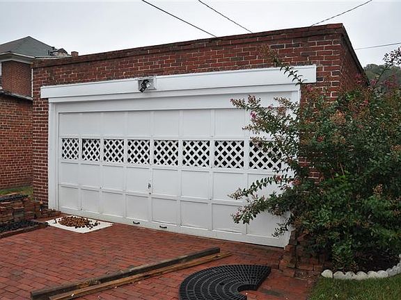 Detached 2 Car Garage