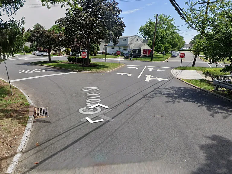 Grove St — Photo 1