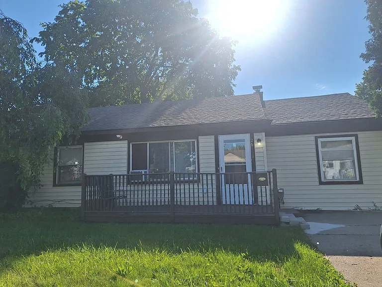26153 Nagel St — Photo 1