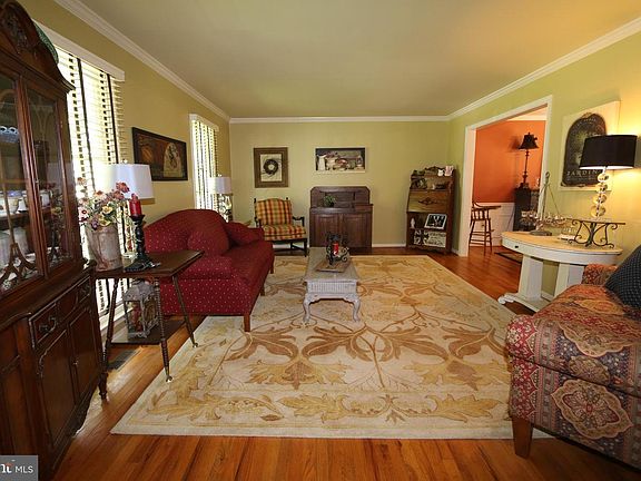 3rd image of 19238 Jamestown Dr