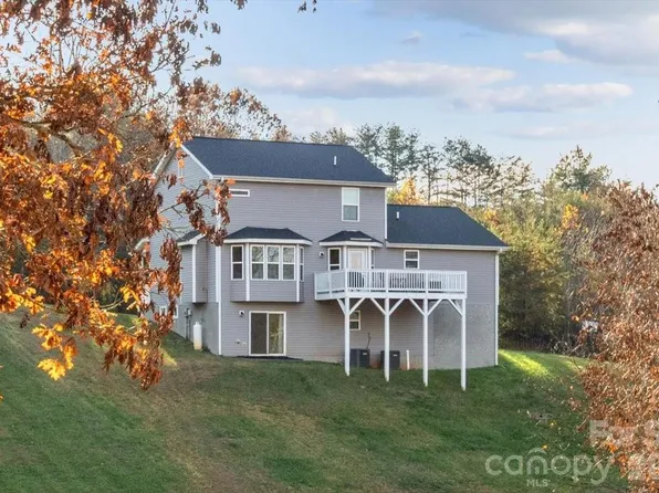9 Old Amber Dr, Weaverville, NC 28787