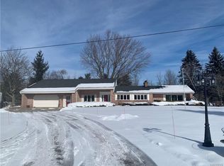 12532 Hunts Corners Rd, Akron, NY 14001