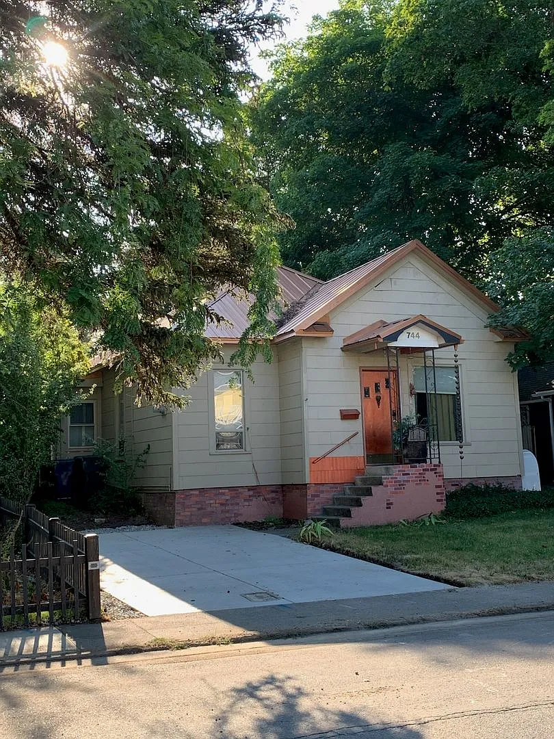 Unique home in CDA — Photo 1