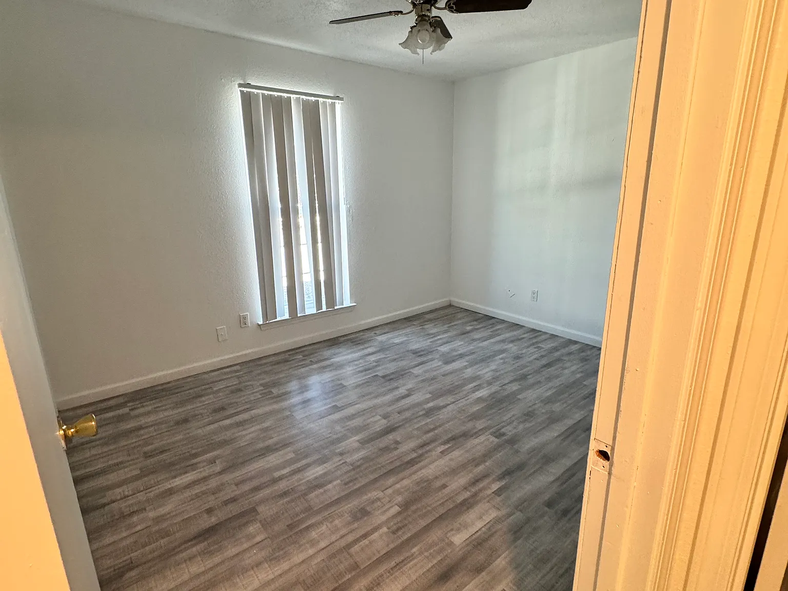 3 bed, 750 sqft, $1,350 — Photo 3
