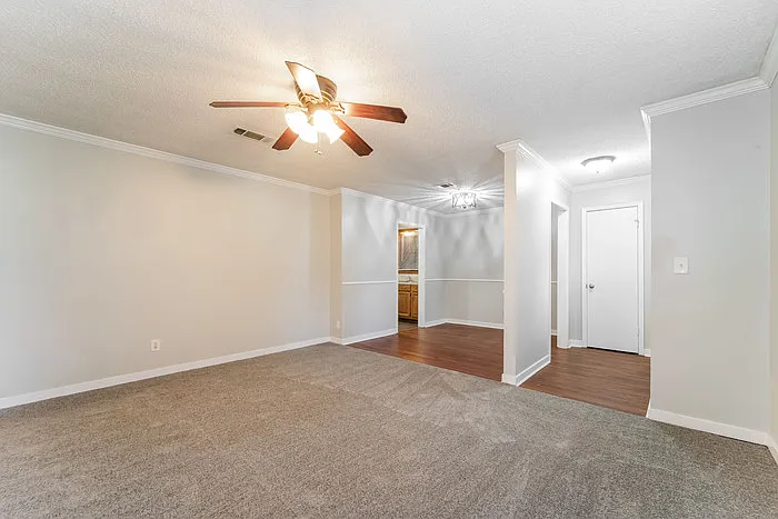 3 bed, 2.0 bath, 1422 sqft, $1,845 — Photo 3
