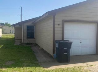 2117 W Oak Ave, Enid, OK 73703