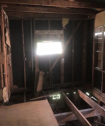 5th image of 1010 Division Ave