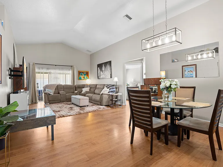 18102 Leafwood Cir — Photo 7