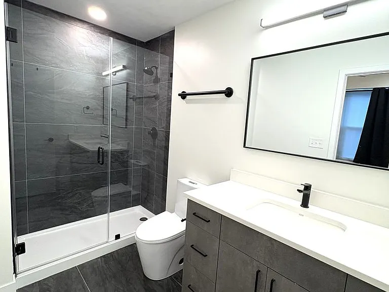 Modern and Sleek 611 S Fagley Street Apartments! — Photo 21