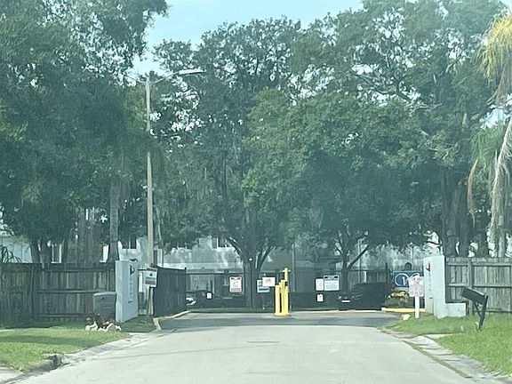 4th image of 4415 Dolphin Dr