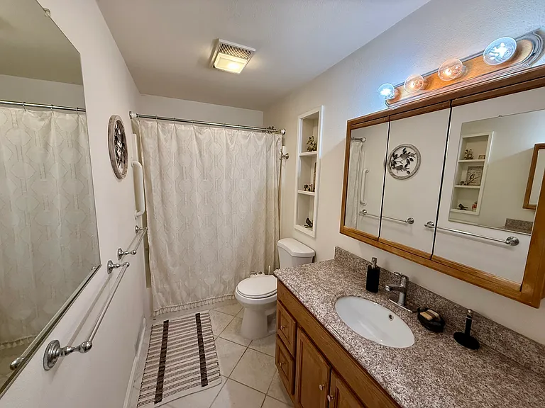 1175 W Gail Dr #1 — Photo 13