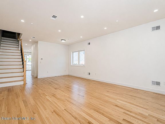 4th image of 179 Garfield Ave