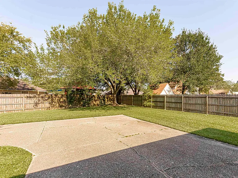 13333 Parwood Ave — Photo 15