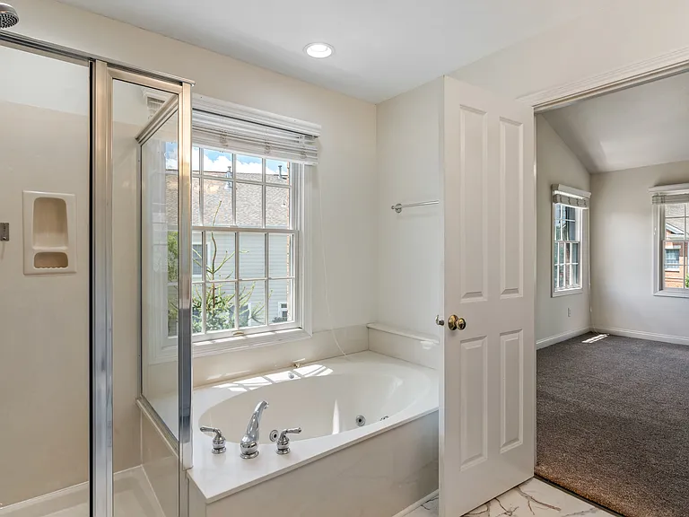 12735 Edgemont Way — Photo 33
