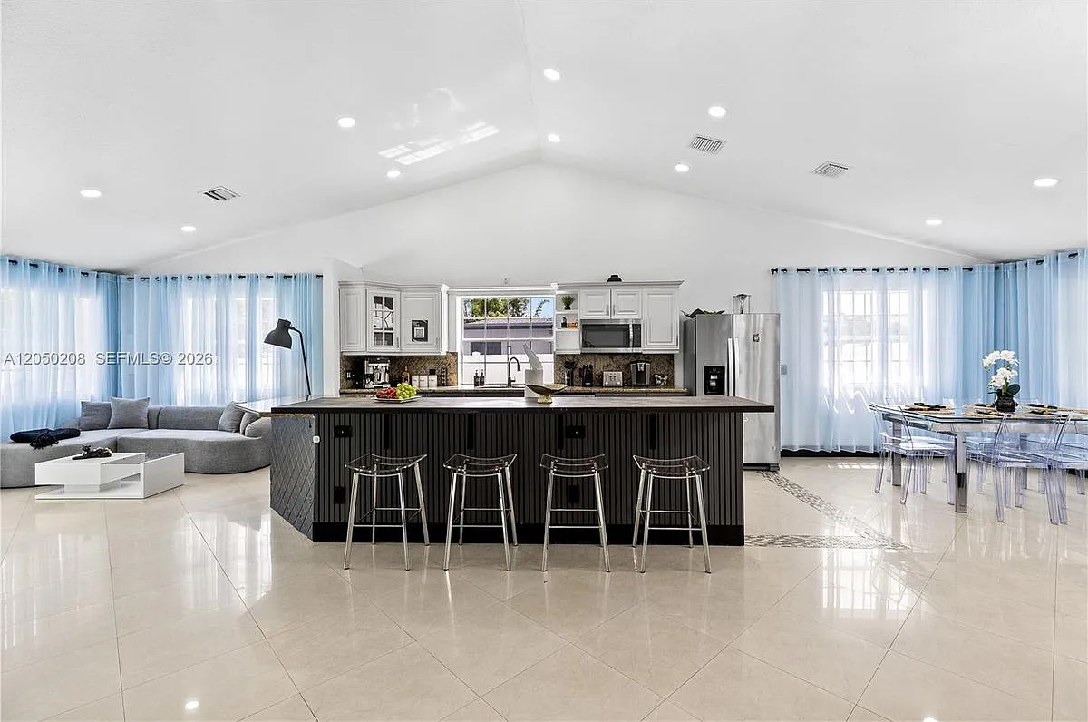 4 bed, 2.0 bath, 2026 sqft, $5,500 — Photo 1
