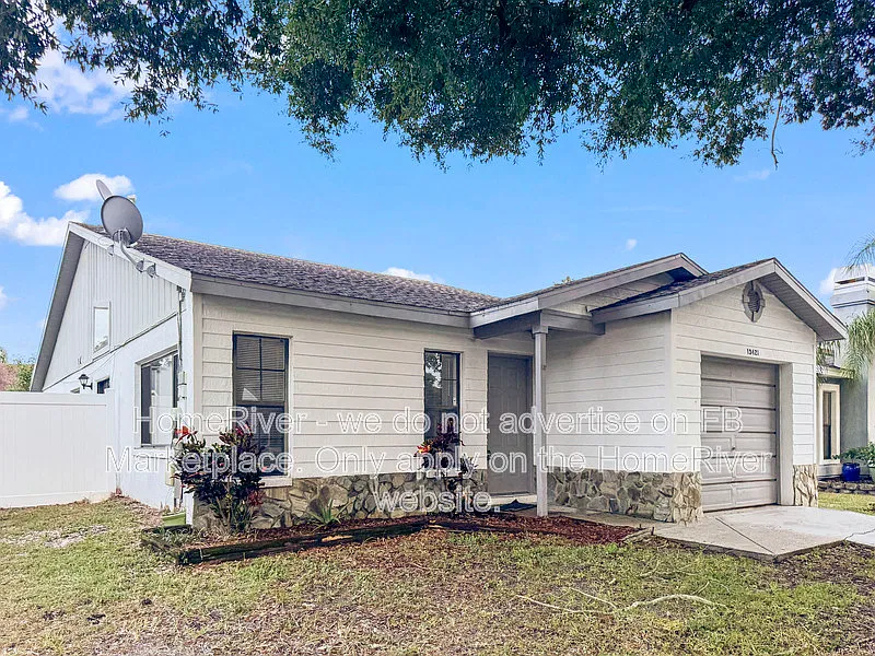 3 bed, 2.0 bath, 1264 sqft, $1,945 — Photo 4