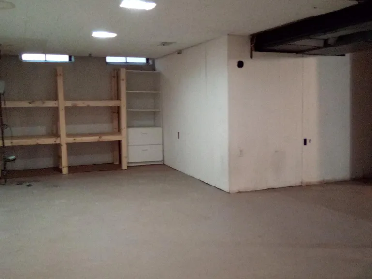 2880 E Eisenhower Pkwy — Photo 18