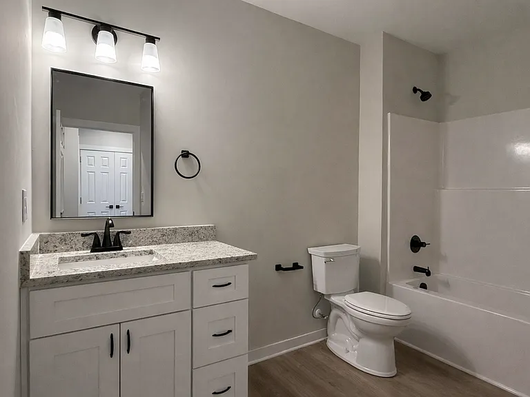 1300 Johnson Ave — Photo 11