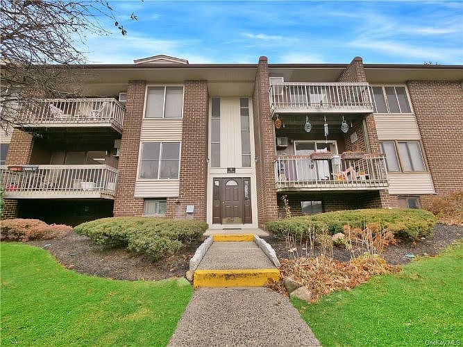 1st image of 53 Country Club Ln