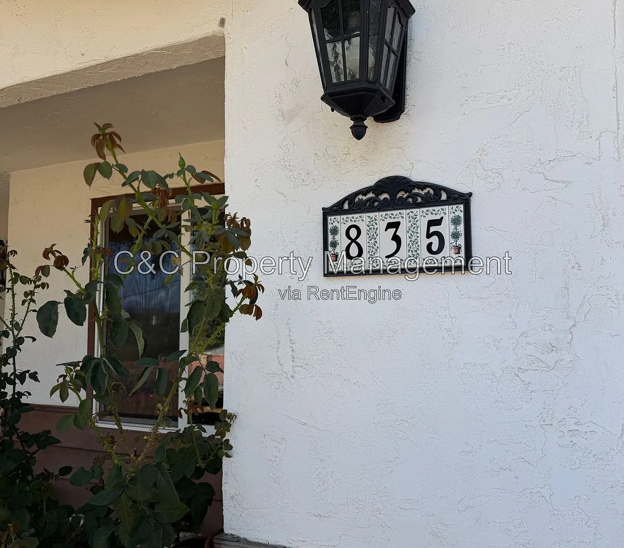 4 bed, 2.0 bath, 1349 sqft, $3,950 — Photo 2