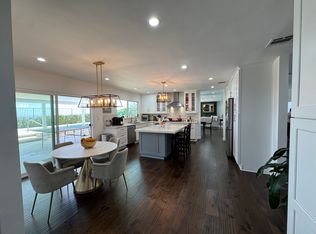 5256 Los Franciscos Way, Los Angeles, CA 90027
