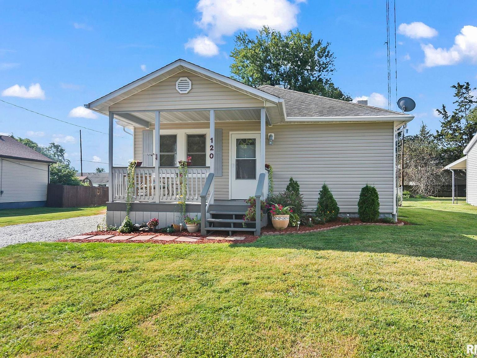 120 W Main St, Thayer, IL 62689 Zillow